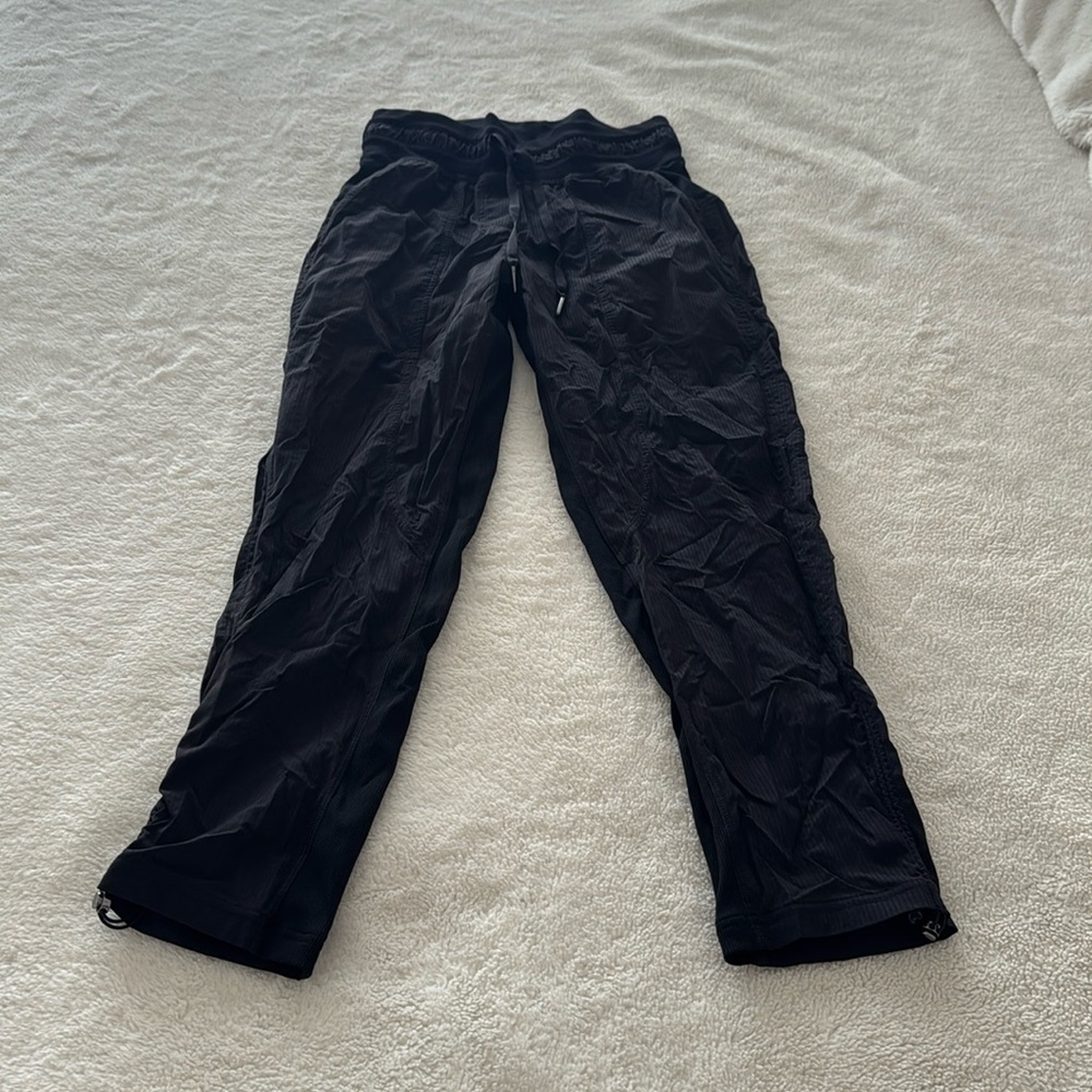 black lululemon dance pants cropped